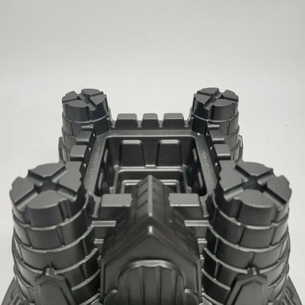 Nordicware CASTLE BUNDT Cake Pan HEAVY‎ Cast Aluminum 10 Cups USA